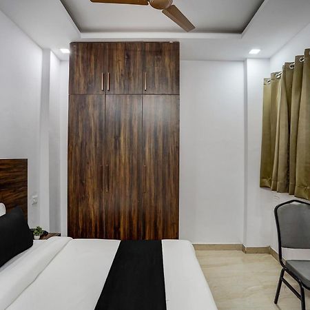 Townhouse Cloud Bay Hotell Gurgaon Exteriör bild