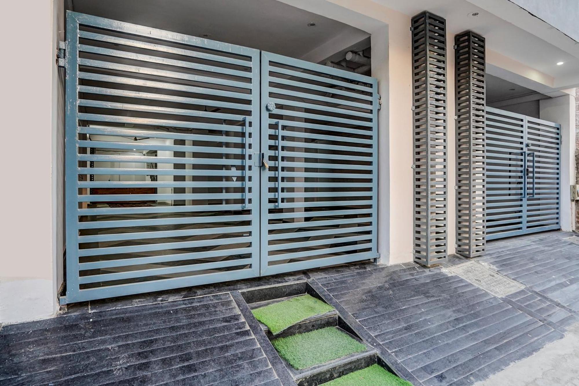 Townhouse Cloud Bay Hotell Gurgaon Exteriör bild